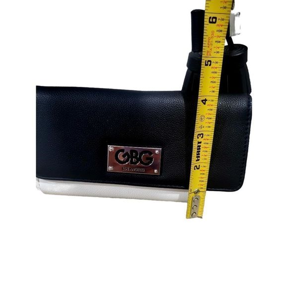 GBG (guess) Los Angeles hang bag and wallet bundle - Picture 6 of 9